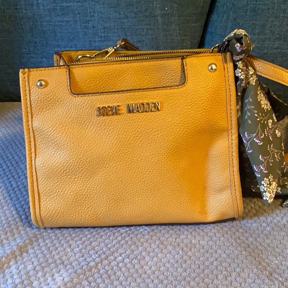 Steve Madden purse
